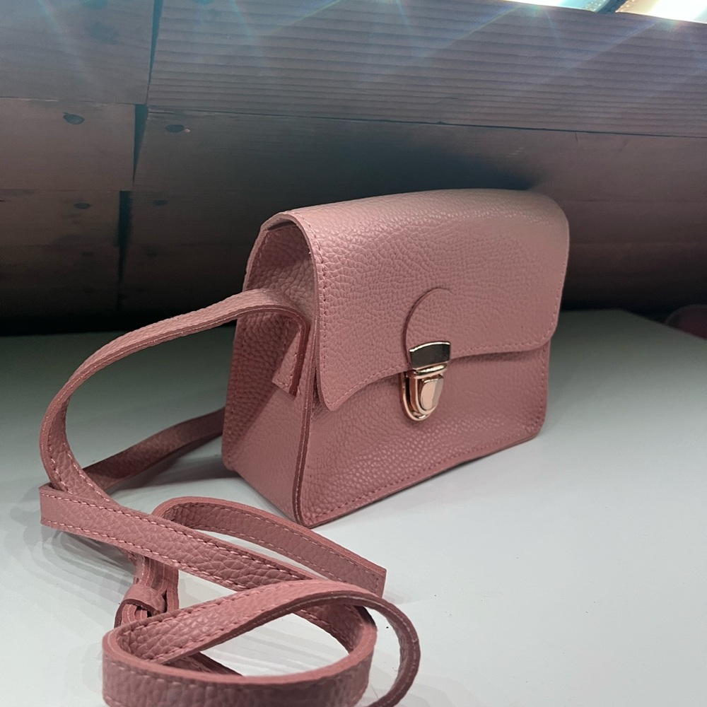 pink small cross body/shoulder bag